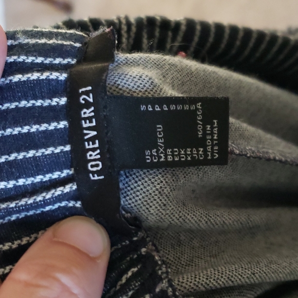 Forever 21 s microstripe stretchy comfy cropped slacks slip on - Picture 6 of 8